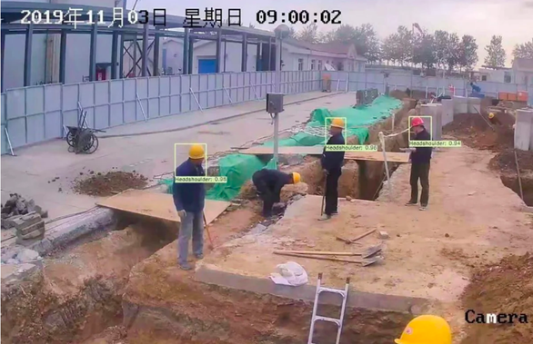 Trung Quốc dùng AI phát hiện công nhân vừa làm việc vừa xài điện thoại - Ảnh 1. Trung Quốc dùng AI phát hiện công nhân vừa làm việc vừa xài điện thoại - Ảnh 1.