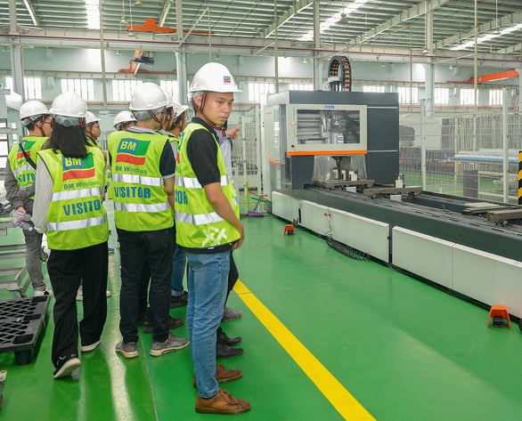 BM Windows mang đến trải nghiệm thực tế cho sinh viên ngành xây dựng - Ảnh 4. BM Windows mang đến trải nghiệm thực tế cho sinh viên ngành xây dựng - Ảnh 4.
