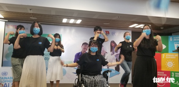 Trưởng đại diện UNESCO: Thế hệ chúng tôi đã để lại di sản môi trường khó khăn cho các bạn - Ảnh 1. Trưởng đại diện UNESCO: Thế hệ chúng tôi đã để lại di sản môi trường khó khăn cho các bạn - Ảnh 1.