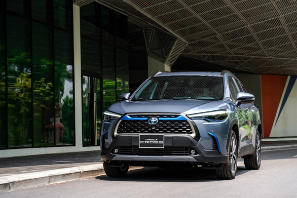 Toyota tiếp tục quyết tâm xanh hóa với Corolla Cross hybrid - Ảnh 1. Toyota tiếp tục quyết tâm xanh hóa với Corolla Cross hybrid - Ảnh 1.