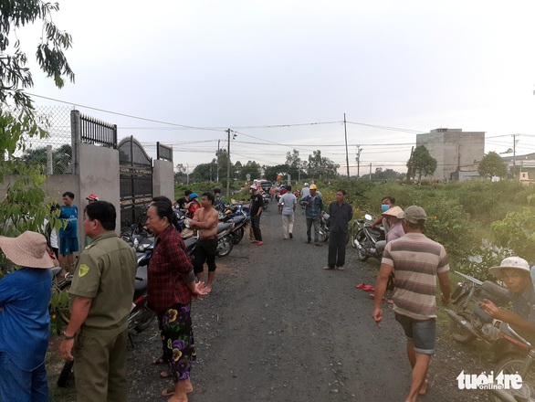 Mâu thuẫn trong lúc nhậu, anh đâm chết em ruột - Ảnh 1. Mâu thuẫn trong lúc nhậu, anh đâm chết em ruột - Ảnh 1.