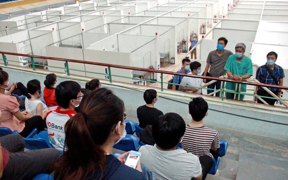 Tình nguyện viên chống dịch COVID-19: Vào hiểm nguy tìm bài học lịch sử - Ảnh 3. Tình nguyện viên chống dịch COVID-19: Vào hiểm nguy tìm bài học lịch sử - Ảnh 3.