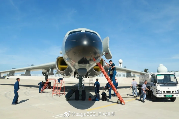 Trung Quốc ngang nhiên đưa oanh tạc cơ H-6J tới đảo Phú Lâm? - Ảnh 1.