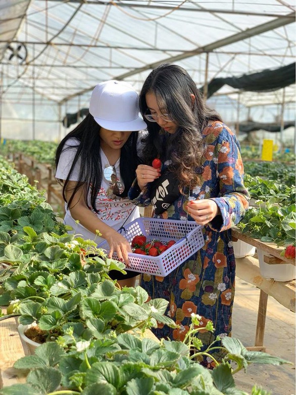 Ba điều lưu ý khi con gái bước vào tuổi 20 - Ảnh 1. Ba điều lưu ý khi con gái bước vào tuổi 20 - Ảnh 1.