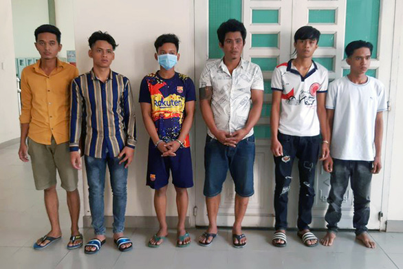 Bắt nghi phạm truy sát, đâm chết người trong quán nhậu - Ảnh 1. Bắt nghi phạm truy sát, đâm chết người trong quán nhậu - Ảnh 1.
