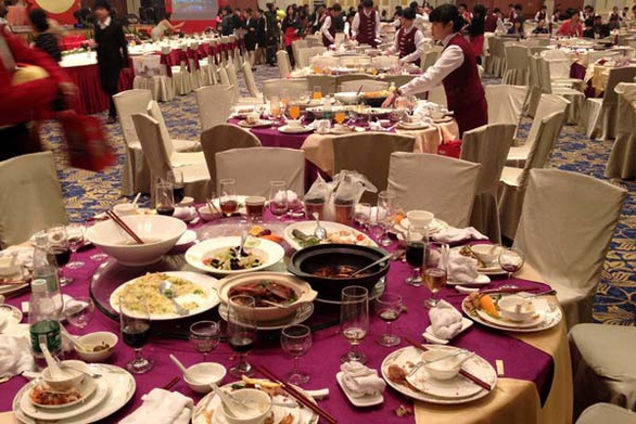 Ông Tập nói ăn uống tiết kiệm, dân hỏi quan chức đã bớt tiệc tùng chưa? - Ảnh 3. Ông Tập nói ăn uống tiết kiệm, dân hỏi quan chức đã bớt tiệc tùng chưa? - Ảnh 3.