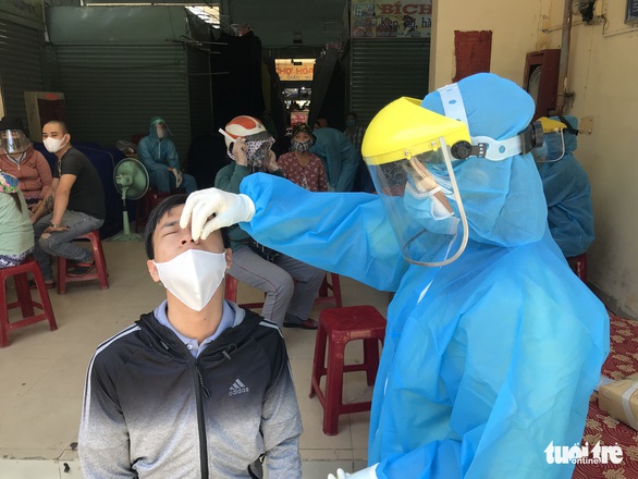Đà Nẵng lấy mẫu xét nghiệm virus corona ở tất cả các chợ - Ảnh 2. Đà Nẵng lấy mẫu xét nghiệm virus corona ở tất cả các chợ - Ảnh 2.