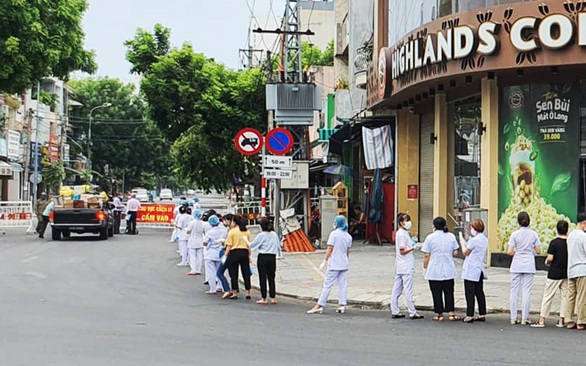 Tình nguyện lên đường đẩy lùi đại dịch - Ảnh 1. Tình nguyện lên đường đẩy lùi đại dịch - Ảnh 1.