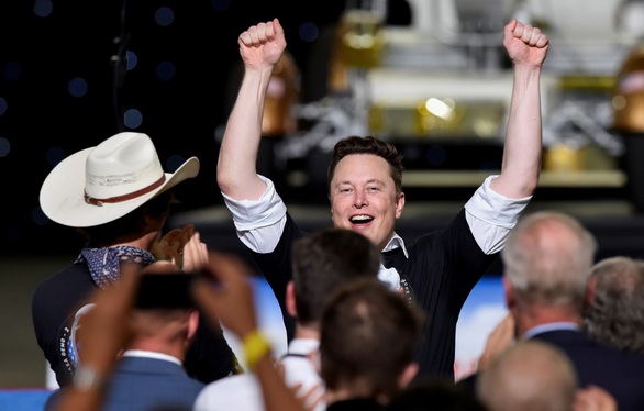 Tàu con thoi Crew Dragon của SpaceX rời ISS về Trái đất - Ảnh 2. Tàu con thoi Crew Dragon của SpaceX rời ISS về Trái đất - Ảnh 2.