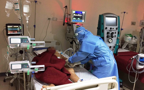 Mỗi ngày xét nghiệm 7.000 mẫu! - Ảnh 1. Mỗi ngày xét nghiệm 7.000 mẫu! - Ảnh 1.