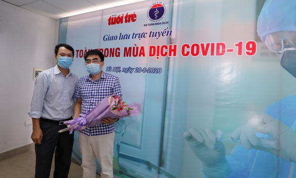 Làm sao để phòng COVID-19 khi đi bệnh viện, công viên, quán ăn? - Ảnh 2. Làm sao để phòng COVID-19 khi đi bệnh viện, công viên, quán ăn? - Ảnh 2.