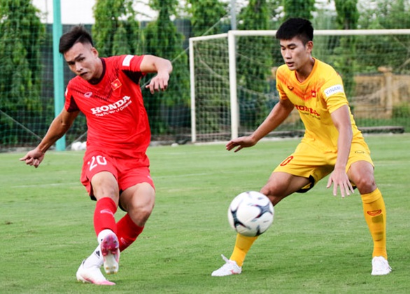 U22 Việt Nam đấu tập nội bộ, HLV Park Hang Seo chỉ cho đá 60 phút/trận - Ảnh 2. U22 Việt Nam đấu tập nội bộ, HLV Park Hang Seo chỉ cho đá 60 phút/trận - Ảnh 2.