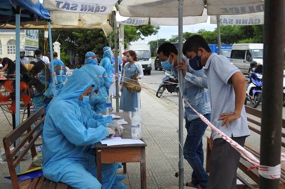 Đà Nẵng đề nghị các tỉnh, thành phố lập đường dây nóng tiếp nhận người dân về nơi cư trú - Ảnh 1.