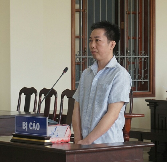 Cựu đại úy cảnh sát cơ động lừa chạy việc, chiếm đoạt 820 triệu đồng - Ảnh 1. Cựu đại úy cảnh sát cơ động lừa chạy việc, chiếm đoạt 820 triệu đồng - Ảnh 1.