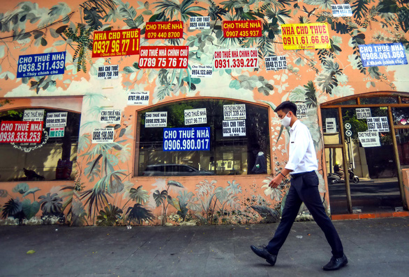 Mặt bằng kinh doanh: Nhìn COVID-19 bàn giá thuê! - Ảnh 1. Mặt bằng kinh doanh: Nhìn COVID-19 bàn giá thuê! - Ảnh 1.