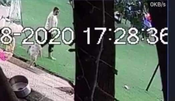 Bé trai 2 tuổi mất tích khi chơi công viên: Camera ghi lại người phụ nữ 2 lần vẫy bé - Ảnh 2. Bé trai 2 tuổi mất tích khi chơi công viên: Camera ghi lại người phụ nữ 2 lần vẫy bé - Ảnh 2.