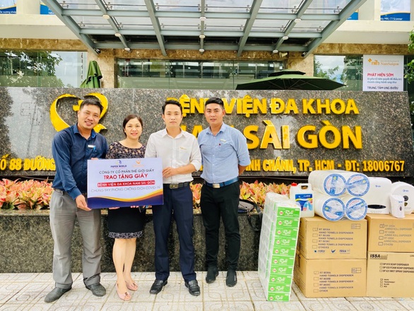 Hơn 3 tỉ đồng sản phẩm giấy vệ sinh, giấy đa năng tặng các bệnh viện - Ảnh 1. Hơn 3 tỉ đồng sản phẩm giấy vệ sinh, giấy đa năng tặng các bệnh viện - Ảnh 1.