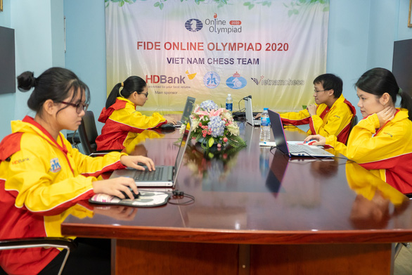 Thua liểng xiểng, tuyển cờ vua Việt Nam chia tay Olympiad online - Ảnh 1. Thua liểng xiểng, tuyển cờ vua Việt Nam chia tay Olympiad online - Ảnh 1.