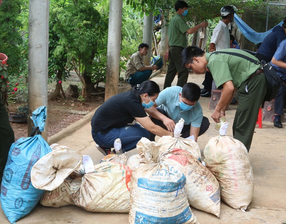 Phá đường dây mua bán gần nửa tấn thuốc nổ và nhiều đầu đạn nguy hiểm - Ảnh 1. Phá đường dây mua bán gần nửa tấn thuốc nổ và nhiều đầu đạn nguy hiểm - Ảnh 1.