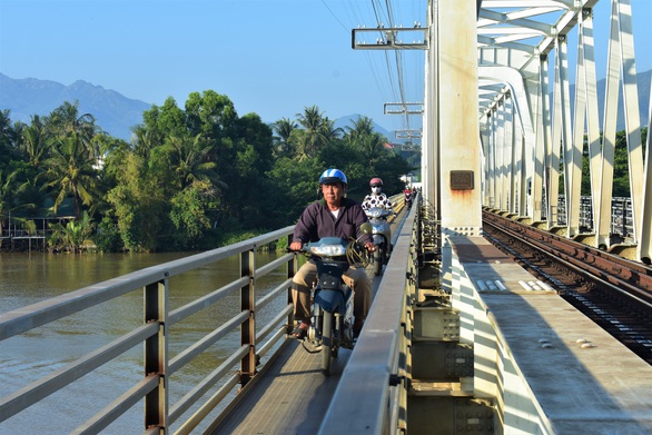 Xây đập ngăn mặn kết hợp làm cầu vượt trên sông Cái Nha Trang - Ảnh 3. Xây đập ngăn mặn kết hợp làm cầu vượt trên sông Cái Nha Trang - Ảnh 3.
