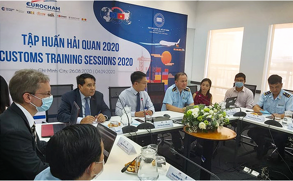 Chủ tịch ADB hối thúc các nước ASEAN mở rộng đầu tư vào kỹ thuật số - Ảnh 1.