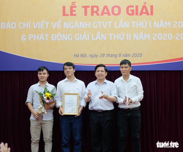 Báo Tuổi Trẻ đoạt giải nhất báo chí viết về ngành giao thông vận tải - Ảnh 1. Báo Tuổi Trẻ đoạt giải nhất báo chí viết về ngành giao thông vận tải - Ảnh 1.