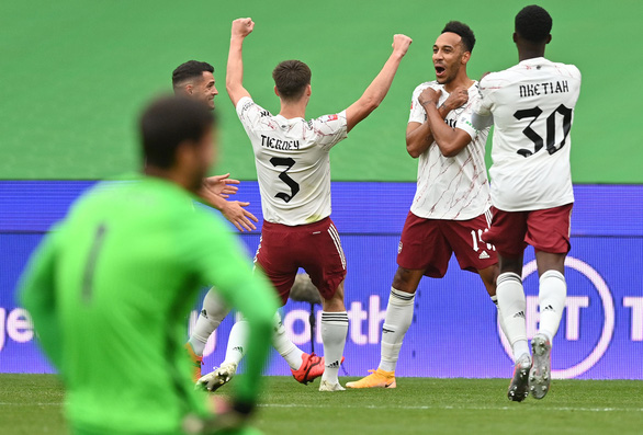 Hạ Liverpool sau loạt ‘đấu súng’, Arsenal đoạt Siêu cúp Anh 2020 - Ảnh 2. Hạ Liverpool sau loạt ‘đấu súng’, Arsenal đoạt Siêu cúp Anh 2020 - Ảnh 2.