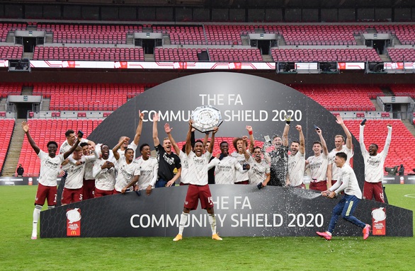 Hạ Liverpool sau loạt ‘đấu súng’, Arsenal đoạt Siêu cúp Anh 2020 - Ảnh 1. Hạ Liverpool sau loạt ‘đấu súng’, Arsenal đoạt Siêu cúp Anh 2020 - Ảnh 1.