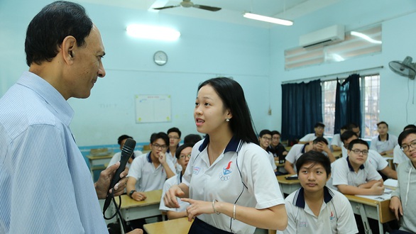 Học sinh đạt trình độ ngoại ngữ chuẩn quốc tế: Thách thức lớn từ chất và lượng của giáo viên - Ảnh 1. Học sinh đạt trình độ ngoại ngữ chuẩn quốc tế: Thách thức lớn từ chất và lượng của giáo viên - Ảnh 1.
