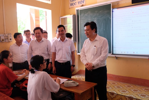 Học sinh, phụ huynh chủ động khai báo y tế trước khi đến điểm thi tốt nghiệp THPT - Ảnh 1. Học sinh, phụ huynh chủ động khai báo y tế trước khi đến điểm thi tốt nghiệp THPT - Ảnh 1.