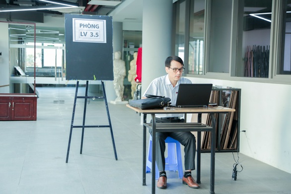 Trường đại học hủy lễ tốt nghiệp, thực tập, chuyển sang dạy trực tuyến - Ảnh 1. Trường đại học hủy lễ tốt nghiệp, thực tập, chuyển sang dạy trực tuyến - Ảnh 1.
