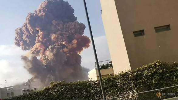 Ammonium nitrate là gì mà gây nổ như bom nguyên tử ở Lebanon? - Ảnh 1. Ammonium nitrate là gì mà gây nổ như bom nguyên tử ở Lebanon? - Ảnh 1.