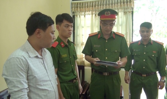 Bắt tạm giam kế toán trường học để điều tra tội tham ô hơn 1 tỉ đồng - Ảnh 1. Bắt tạm giam kế toán trường học để điều tra tội tham ô hơn 1 tỉ đồng - Ảnh 1.