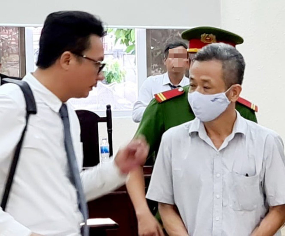 Hủy tạm giam cựu bí thư Bến Cát - Ảnh 1. Hủy tạm giam cựu bí thư Bến Cát - Ảnh 1.