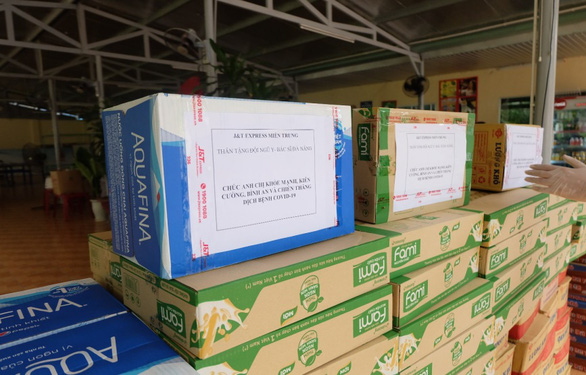 Chuyển phát nhanh J&T Express tiếp sức cho y bác sĩ Đà Nẵng - Ảnh 3. Chuyển phát nhanh J&T Express tiếp sức cho y bác sĩ Đà Nẵng - Ảnh 3.