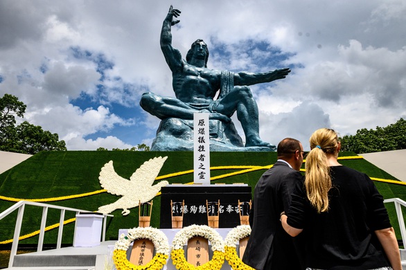 Nagasaki tổ chức tưởng niệm 75 năm thảm họa bom nguyên tử - Ảnh 2. Nagasaki tổ chức tưởng niệm 75 năm thảm họa bom nguyên tử - Ảnh 2.