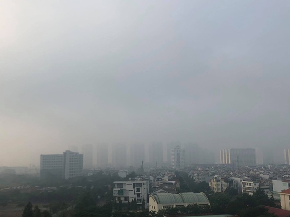 Ngày 1-9, TP.HCM tăng mưa, kèm lốc, gió mạnh - Ảnh 2. Ngày 1-9, TP.HCM tăng mưa, kèm lốc, gió mạnh - Ảnh 2.