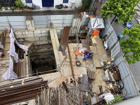 Vụ nhà riêng có 4 tầng hầm: Dùng tiêu chuẩn từ 16 năm trước, đã bị hủy bỏ để cấp phép - Ảnh 2. Vụ nhà riêng có 4 tầng hầm: Dùng tiêu chuẩn từ 16 năm trước, đã bị hủy bỏ để cấp phép - Ảnh 2.