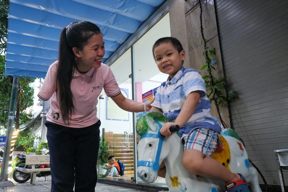Món quà từ Tuổi Trẻ mở ra bao nhân duyên - Ảnh 2. Món quà từ Tuổi Trẻ mở ra bao nhân duyên - Ảnh 2.