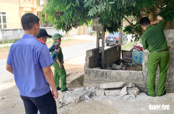 Tường đổ đè chết học sinh: ‘Trường biết tường hư hỏng nhưng chưa có tiền sửa’ - Ảnh 2.