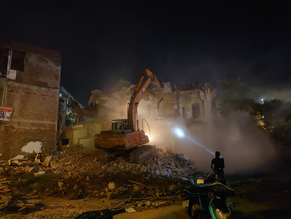 Demolition of a villa at the Bach Mai station - Photo 4.