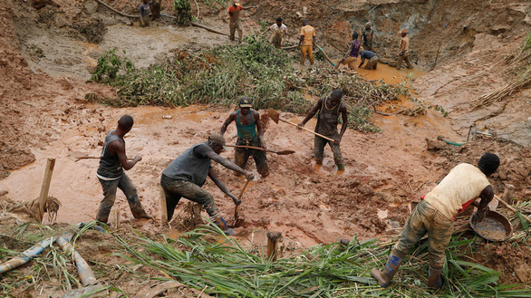 Sập mỏ vàng ở Congo, ít nhất 50 người chết - Ảnh 1.