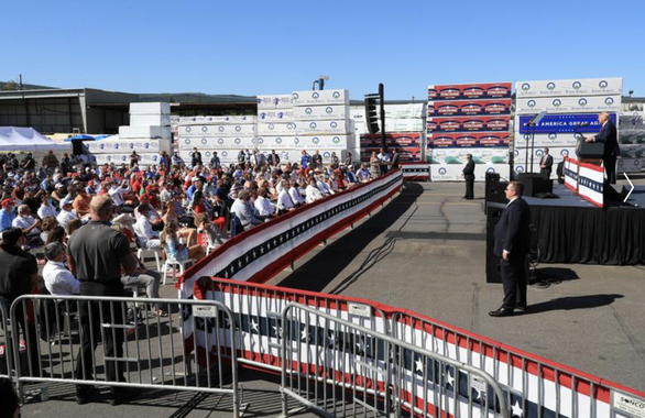 CNN tố người ủng hộ ông Trump ở Nevada không tuân thủ giãn cách xã hội - Ảnh 1. CNN tố người ủng hộ ông Trump ở Nevada không tuân thủ giãn cách xã hội - Ảnh 1.