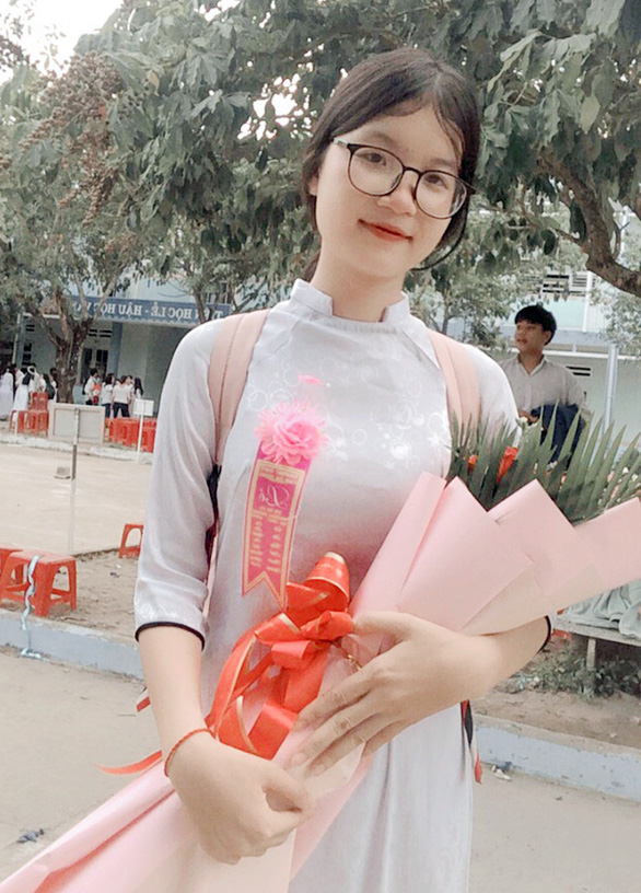 Nữ sinh đạt 9,25 môn Ngữ văn xét tuyển vào Trường ĐH Duy Tân Xuan-nuong-1-15999871211992037457255