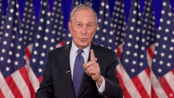 Tỉ phú Bloomberg hứa tặng ít nhất 100 triệu USD giúp chiến dịch của ông Biden lên hương - Ảnh 1.