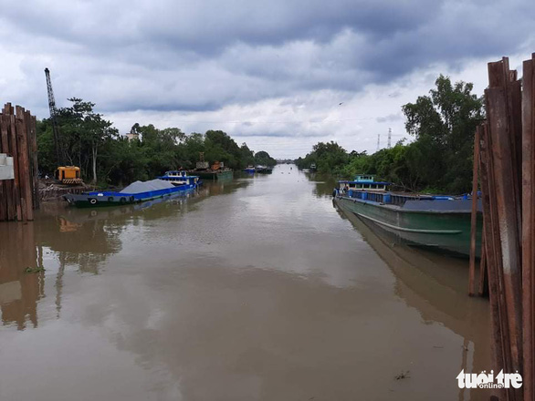 Chìm ghe chở 45 tấn gạo trên sông Cổ Cò - Ảnh 3.