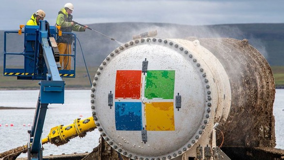 Vớt trung tâm dữ liệu từ đáy biển, Microsoft bất ngờ với những gì bên trong - Ảnh 1. Vớt trung tâm dữ liệu từ đáy biển, Microsoft bất ngờ với những gì bên trong - Ảnh 1.