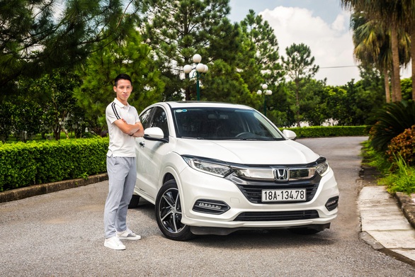 Trải nghiệm Honda HR-V 2020 cùng Quả bóng vàng Đỗ Hùng Dũng - Ảnh 2. Trải nghiệm Honda HR-V 2020 cùng Quả bóng vàng Đỗ Hùng Dũng - Ảnh 2.