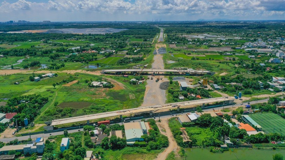 Các dự án lớn đứng hình vì giải phóng mặt bằng ì ạch: thiệt hại vô kể - Ảnh 1.