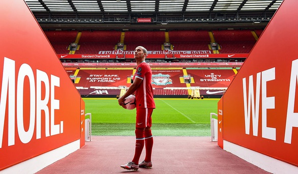 Premier League lại là miền đất hứa cho các siêu sao - Ảnh 1. Premier League lại là miền đất hứa cho các siêu sao - Ảnh 1.